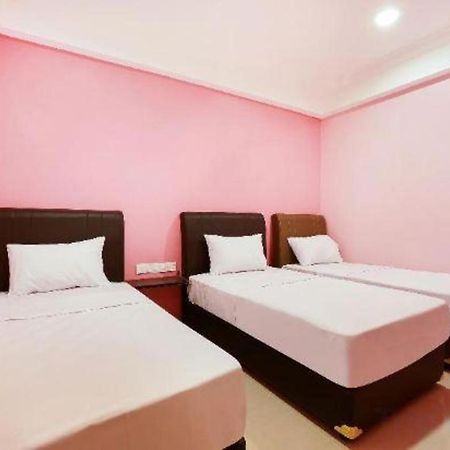 OYO 89387 Sun Keerana Hotel Klang Bagian luar foto