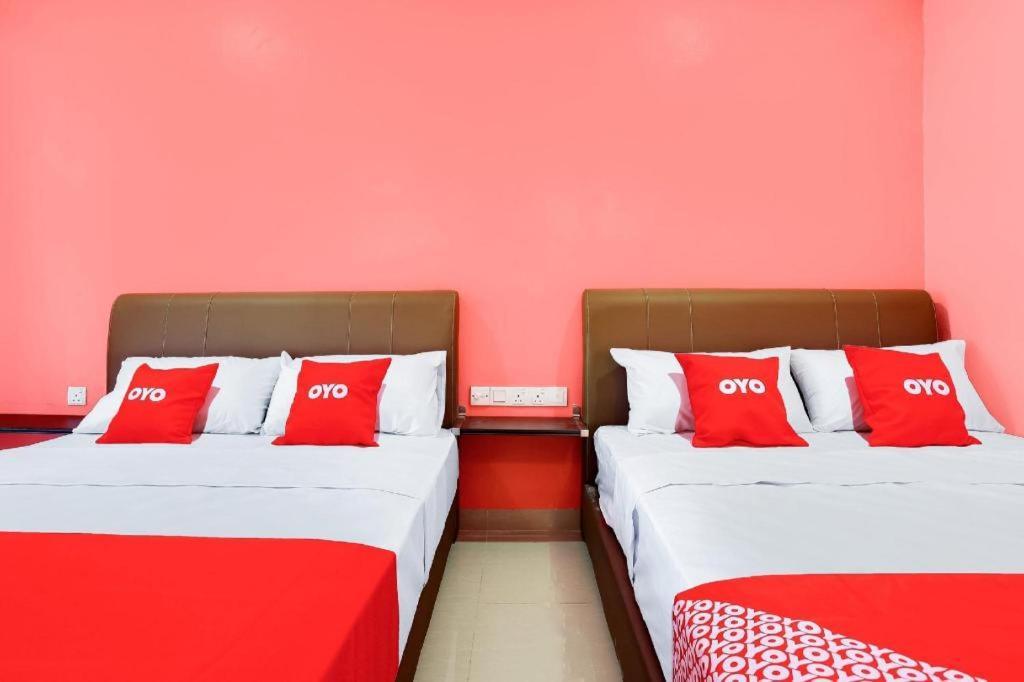 OYO 89387 Sun Keerana Hotel Klang Bagian luar foto