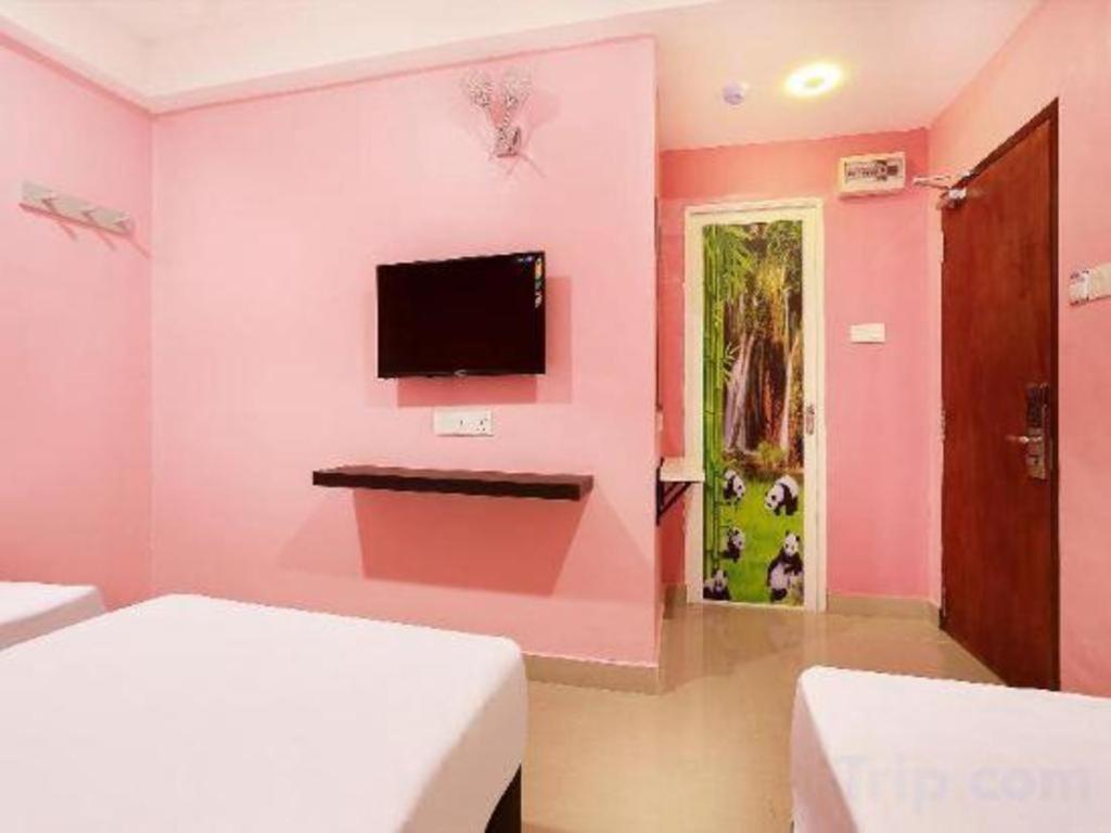 OYO 89387 Sun Keerana Hotel Klang Bagian luar foto