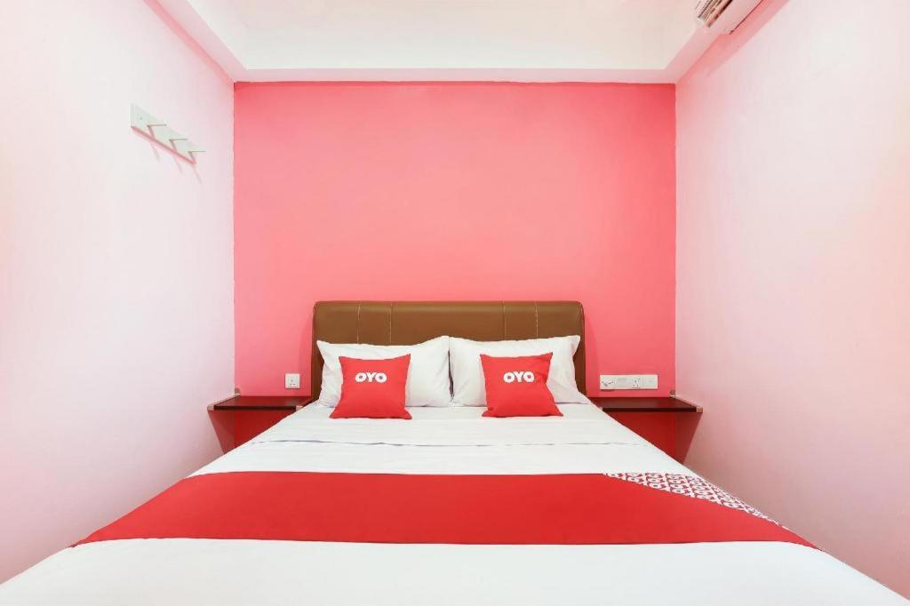 OYO 89387 Sun Keerana Hotel Klang Bagian luar foto