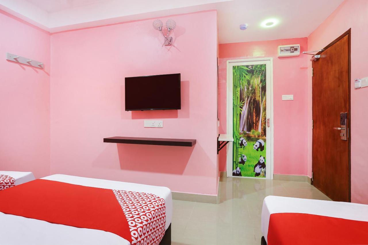OYO 89387 Sun Keerana Hotel Klang Bagian luar foto