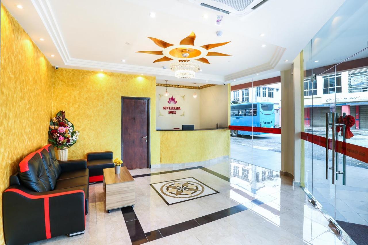 OYO 89387 Sun Keerana Hotel Klang Bagian luar foto
