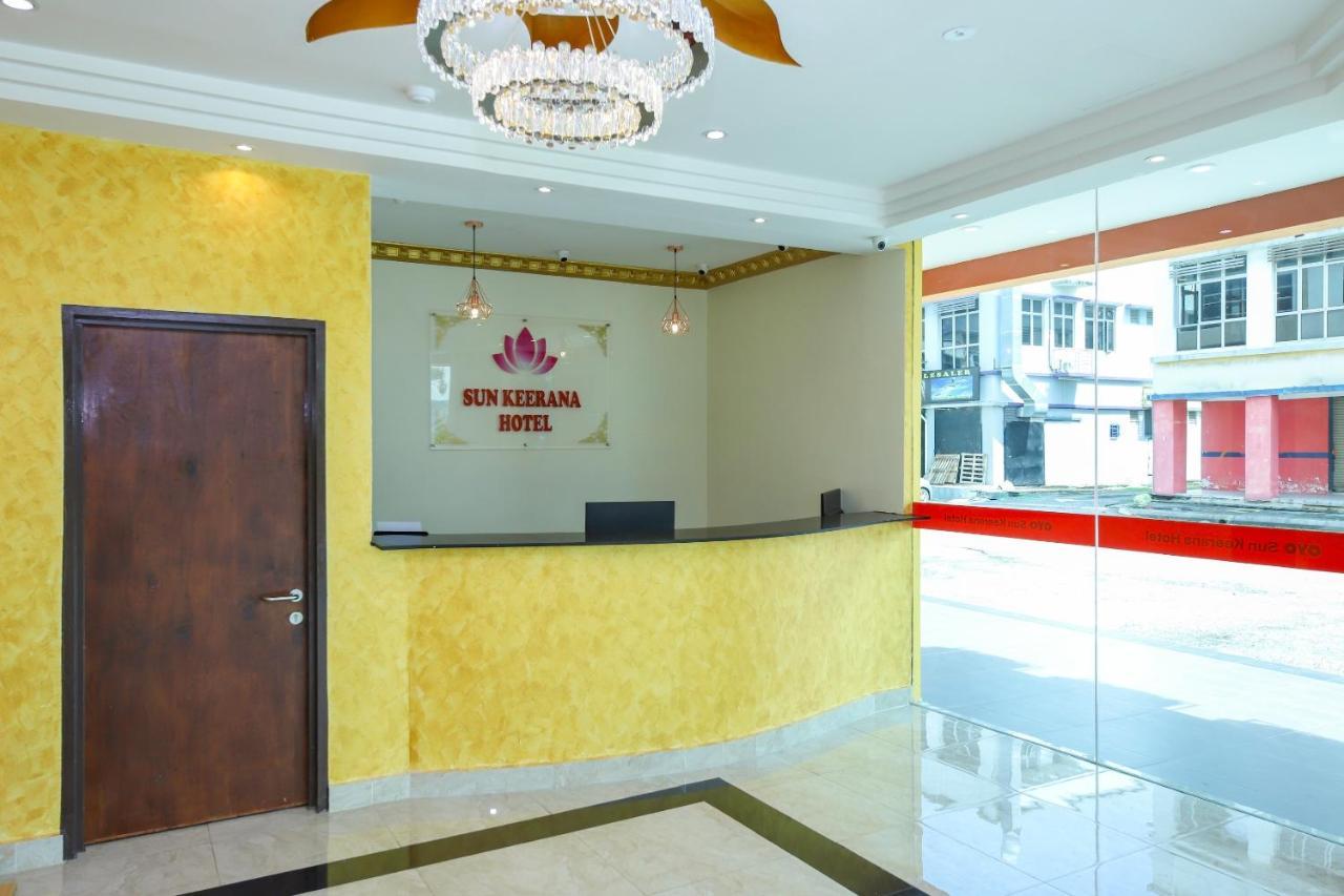 OYO 89387 Sun Keerana Hotel Klang Bagian luar foto